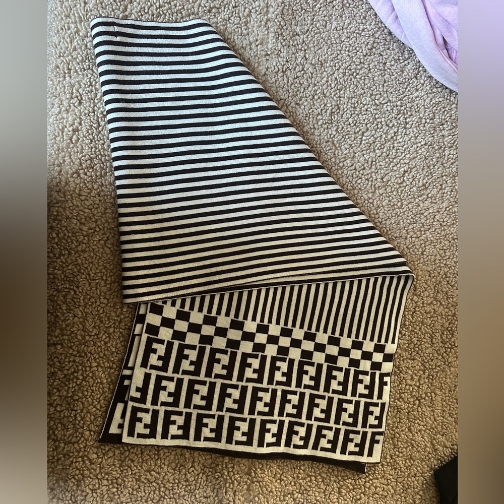 Fendi Scarf - Brown/White pattern